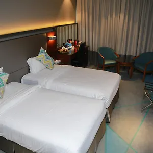4* فندق فرساي باي رافيز